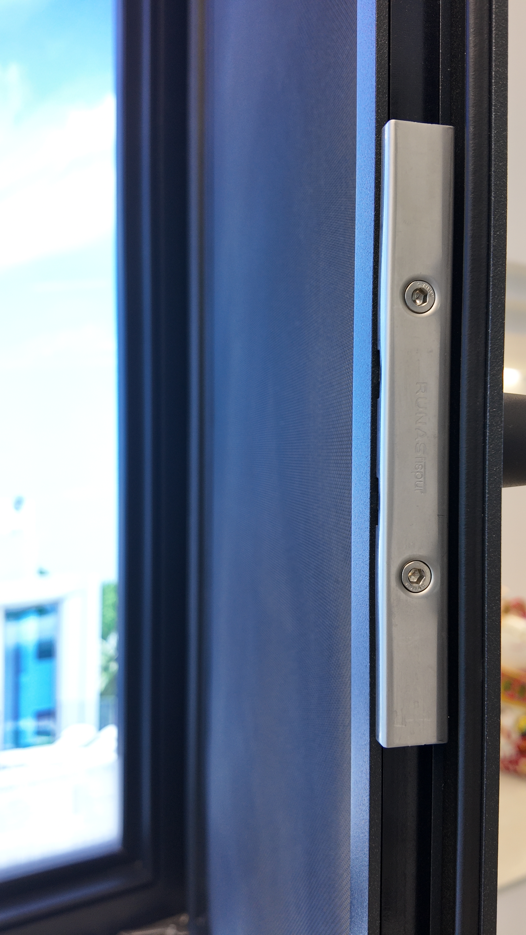 DWK110 Casement windows view 4