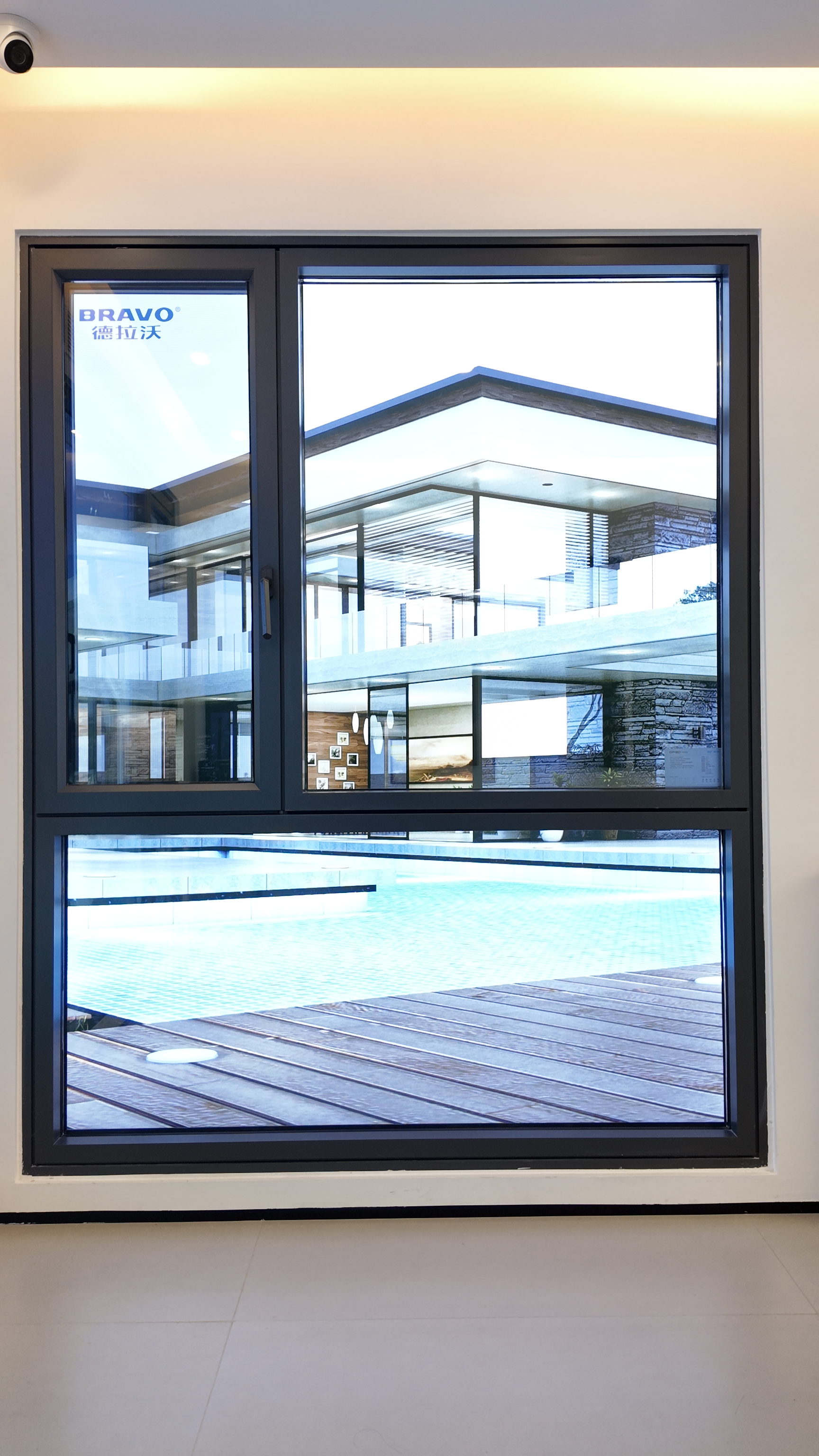 DP80 Sliding tilt window view 6