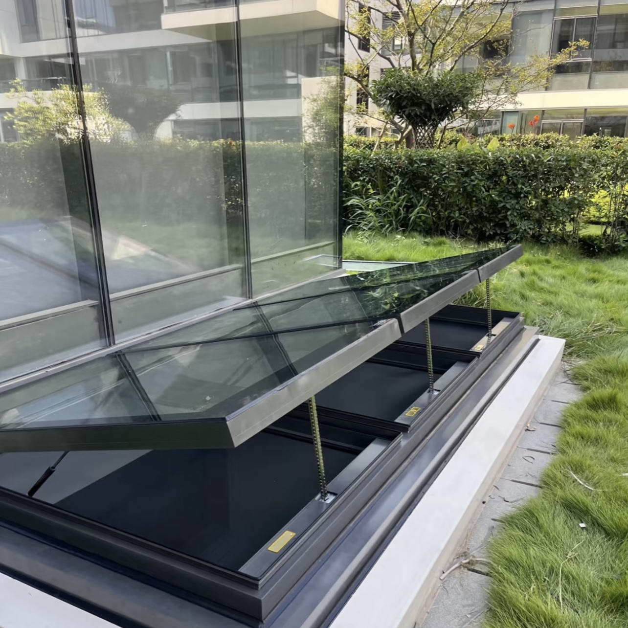 150 electric open skylight view 2
