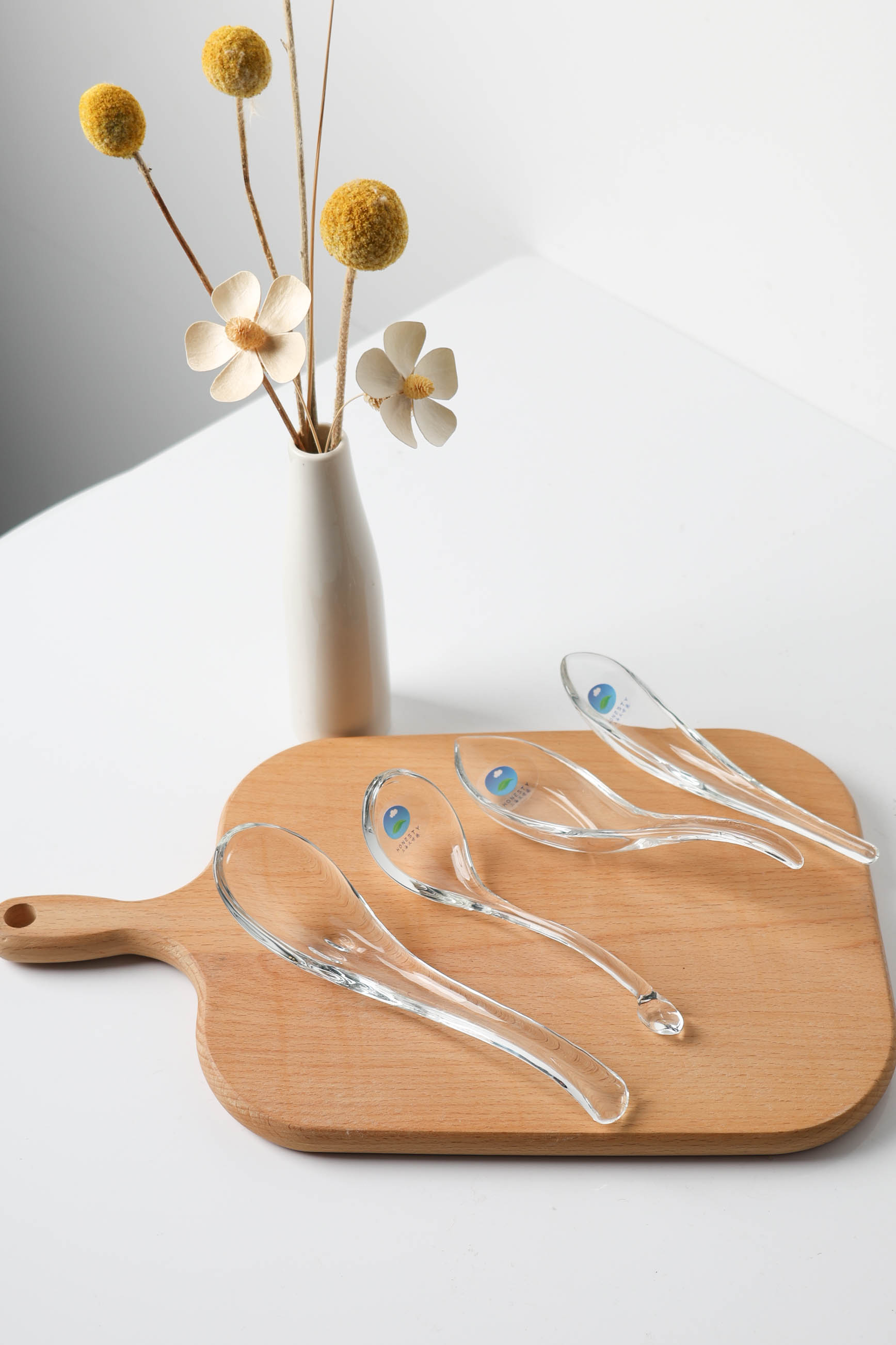 Table Serving 4